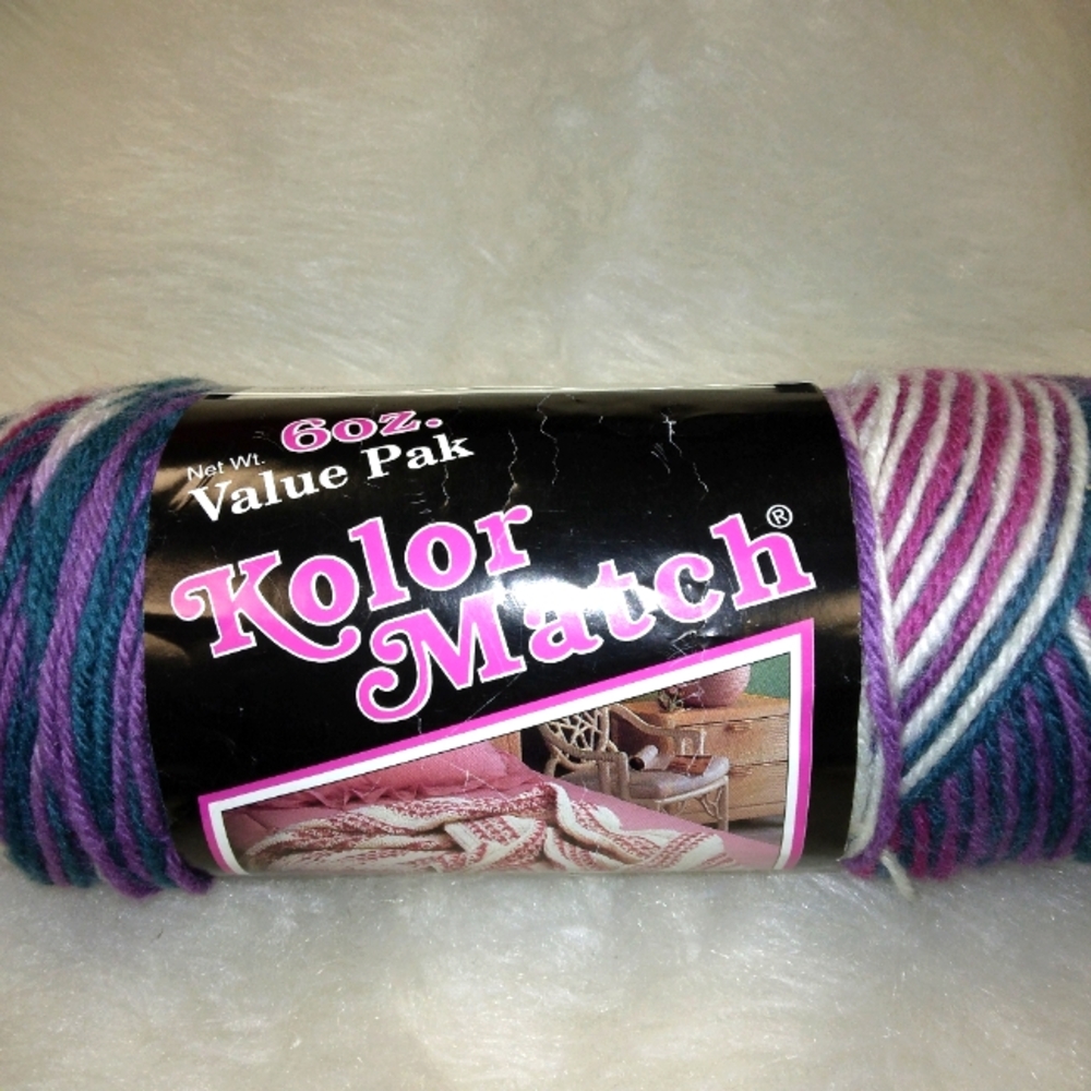 YARN Kolor Match 6 ounce 100% acrylic worsted weight in Teal Ombre
